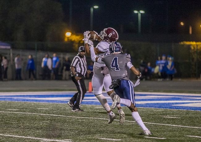 Sean Bowden catching one of his 2 touchdowns - Photo by DavesSportsImage