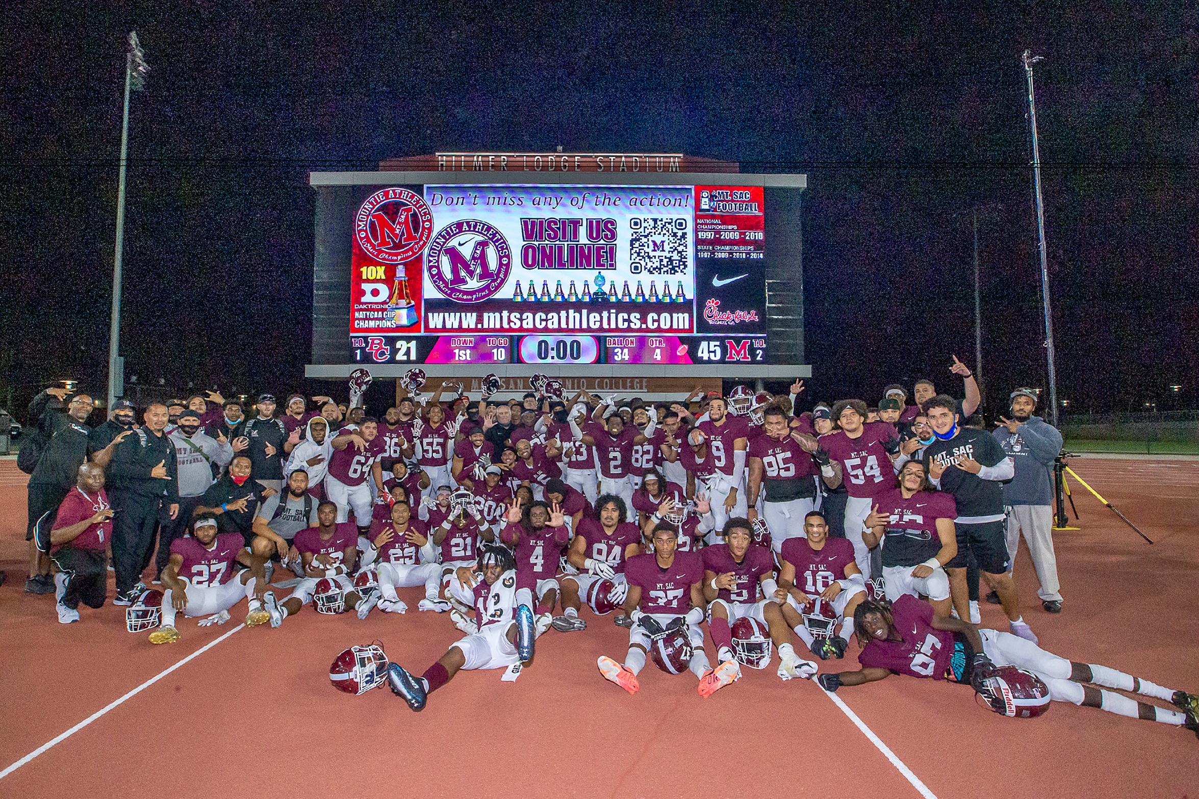 Mountie Football after first win in New Hilmer Lodge Stadium (Photo Courtesy of DavesSportsImage)